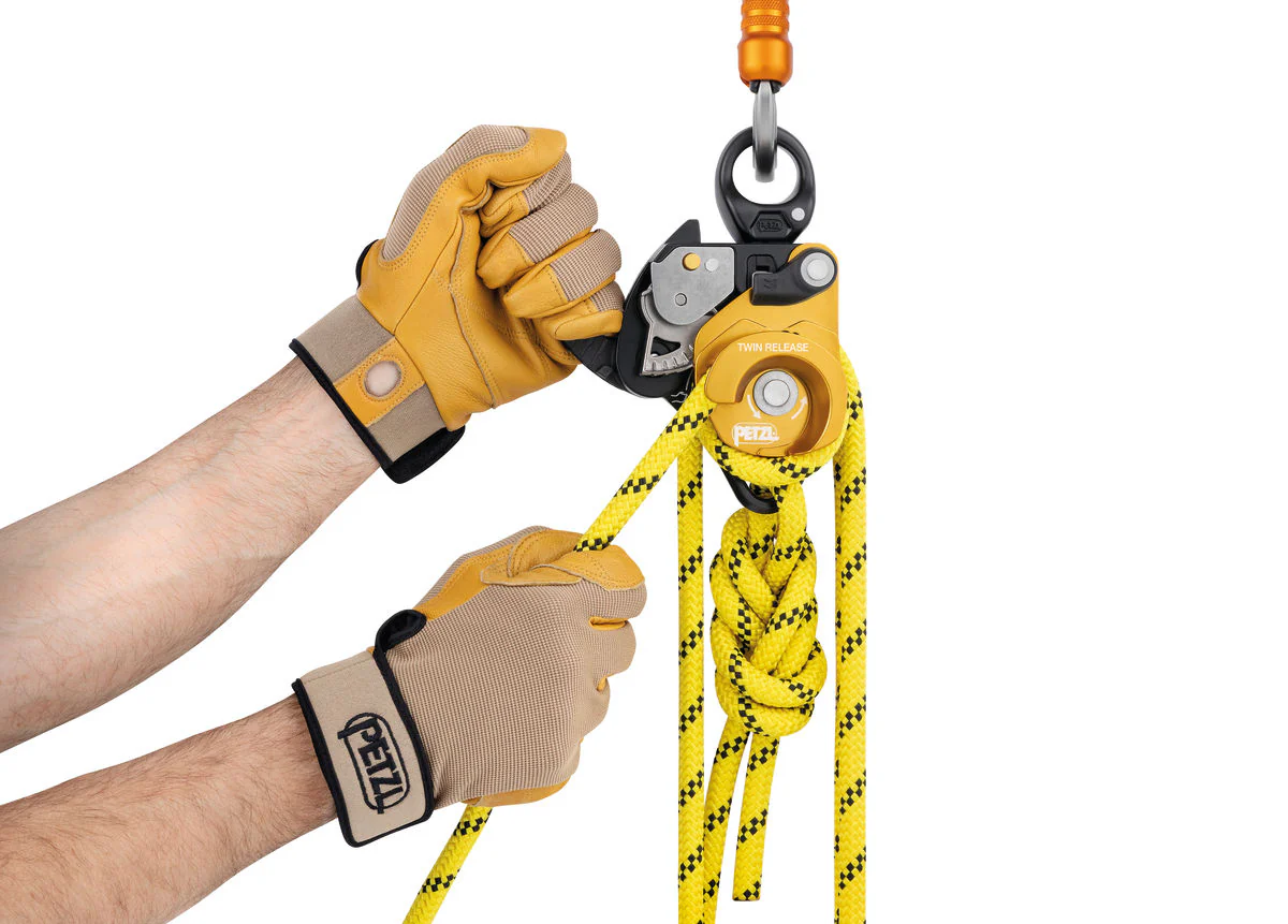 Petzl Twin Release Pulley For Haul Systems - Image 2