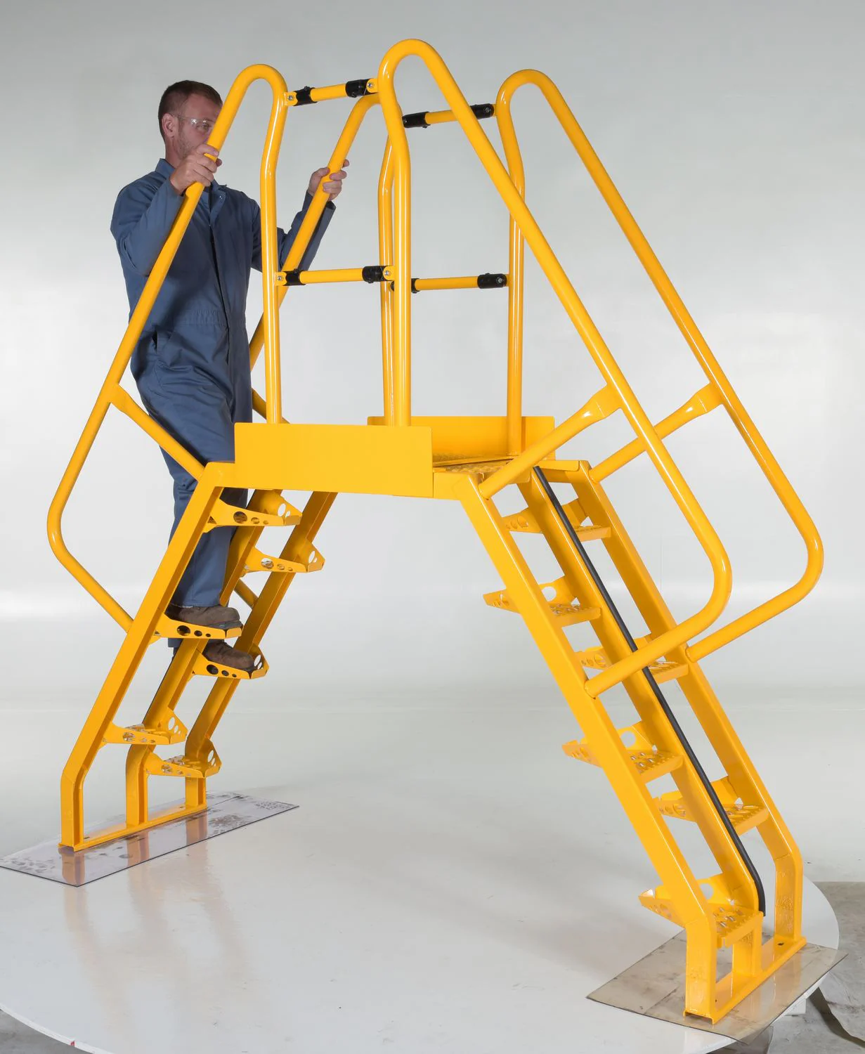 Vestil Manufacturing Corp Alternating Step Cross-Over Ladders - Image 7