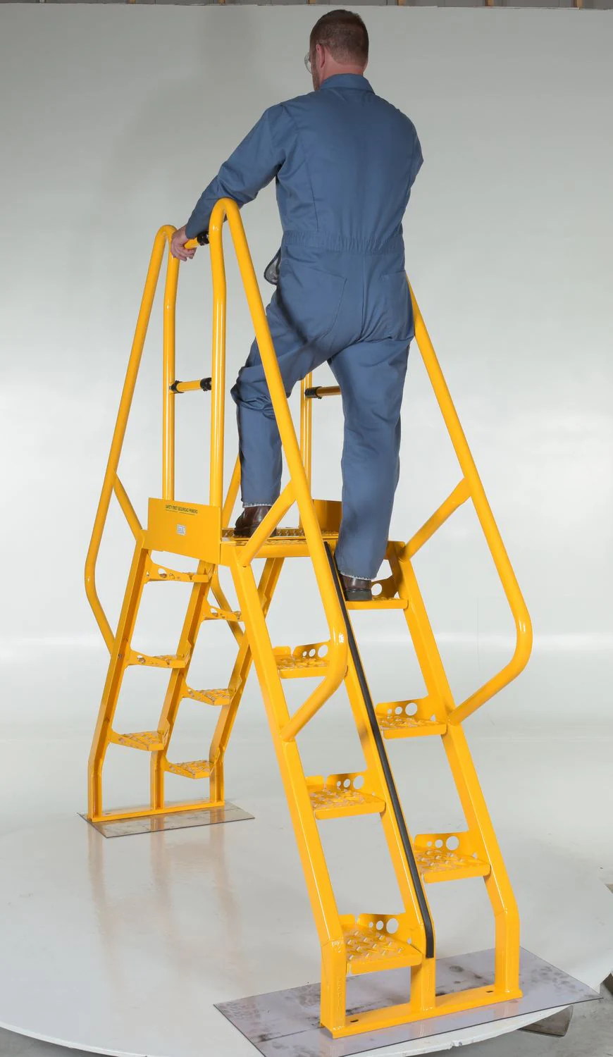 Vestil Manufacturing Corp Alternating Step Cross-Over Ladders - Image 8