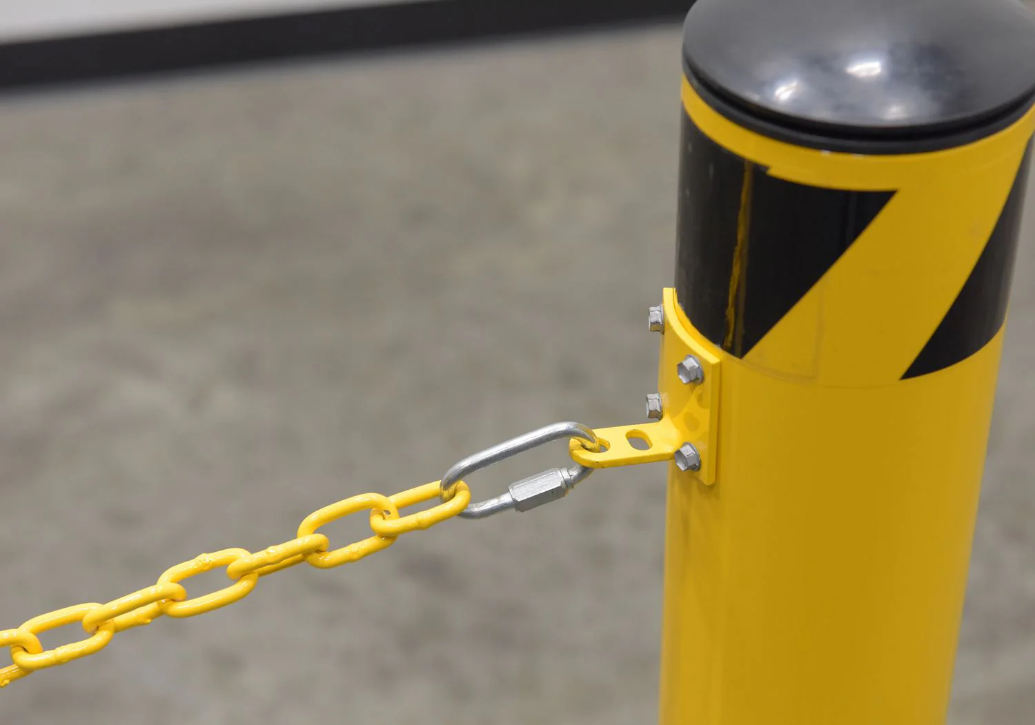 Vestil Manufacturing Corp Dock Chain Bollard Barrier Systems - Image 8