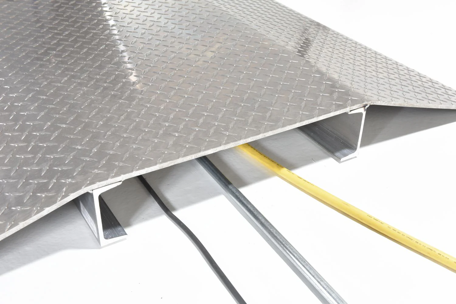Vestil Manufacturing Corp Fabricated Aluminum Hose & Cable Crossovers - Image 2