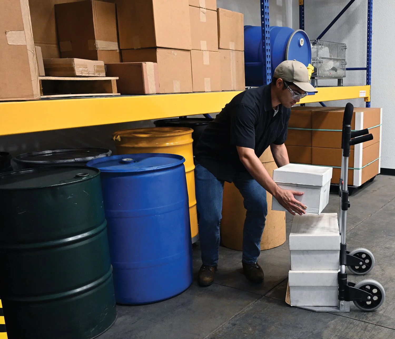 Vestil Manufacturing Corp Foldaway Hand Trucks - Image 4