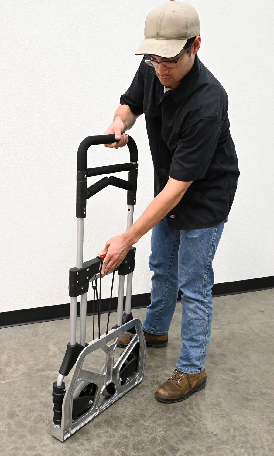 Vestil Manufacturing Corp Foldaway Hand Trucks - Image 6