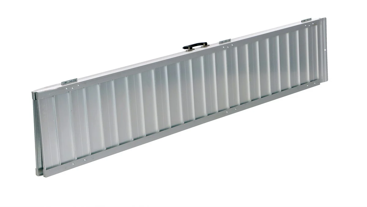 Vestil Manufacturing Corp Folding Ramp - Image 3
