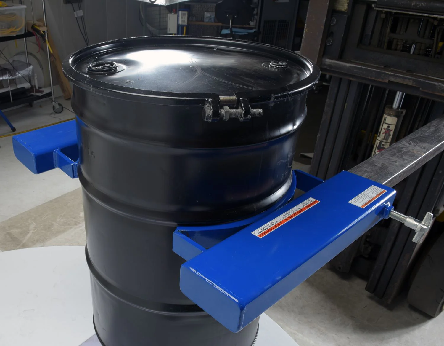 Vestil Manufacturing Corp Fork Mounted Drum Grippers - Image 3