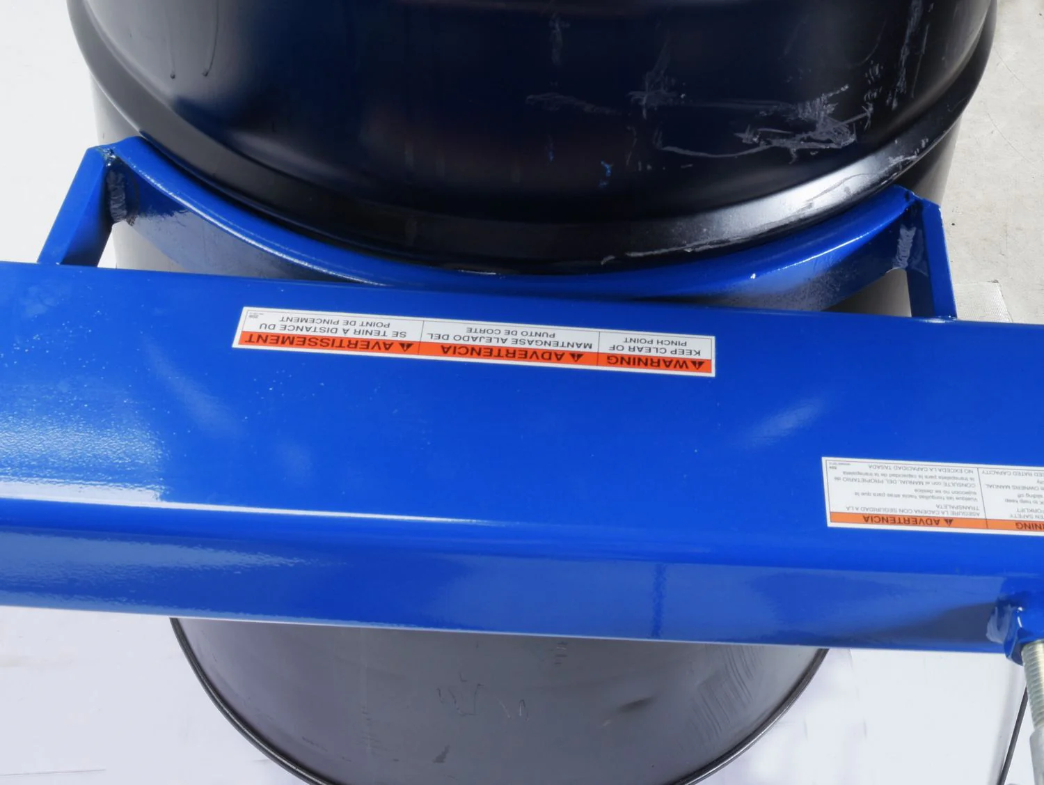 Vestil Manufacturing Corp Fork Mounted Drum Grippers - Image 8