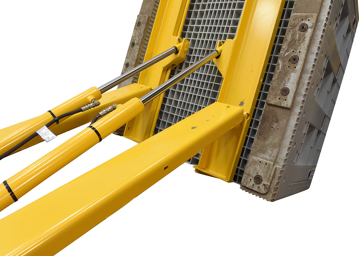 Vestil Manufacturing Corp Hydraulic Powered Fork Truck Crate Turner/Dumper - Image 7