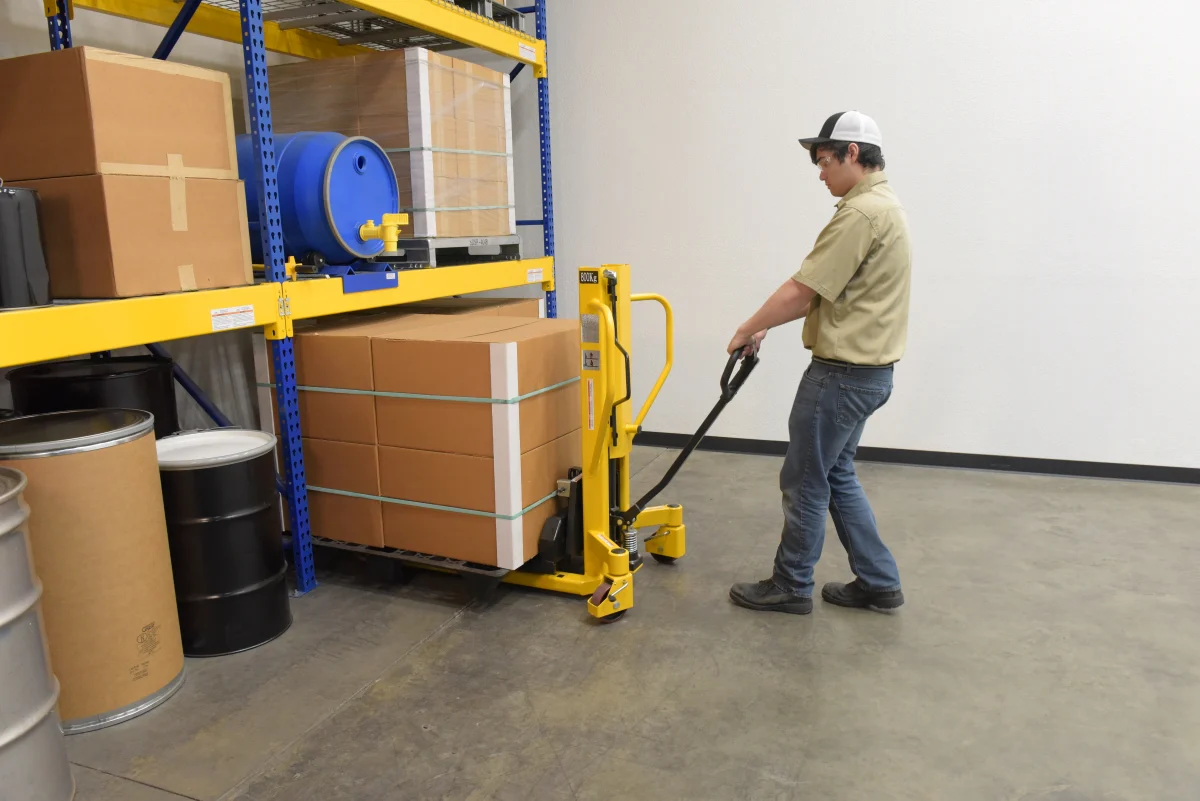 Vestil Manufacturing Corp Lift & Tilt High Lift Pallet Truck - Image 6