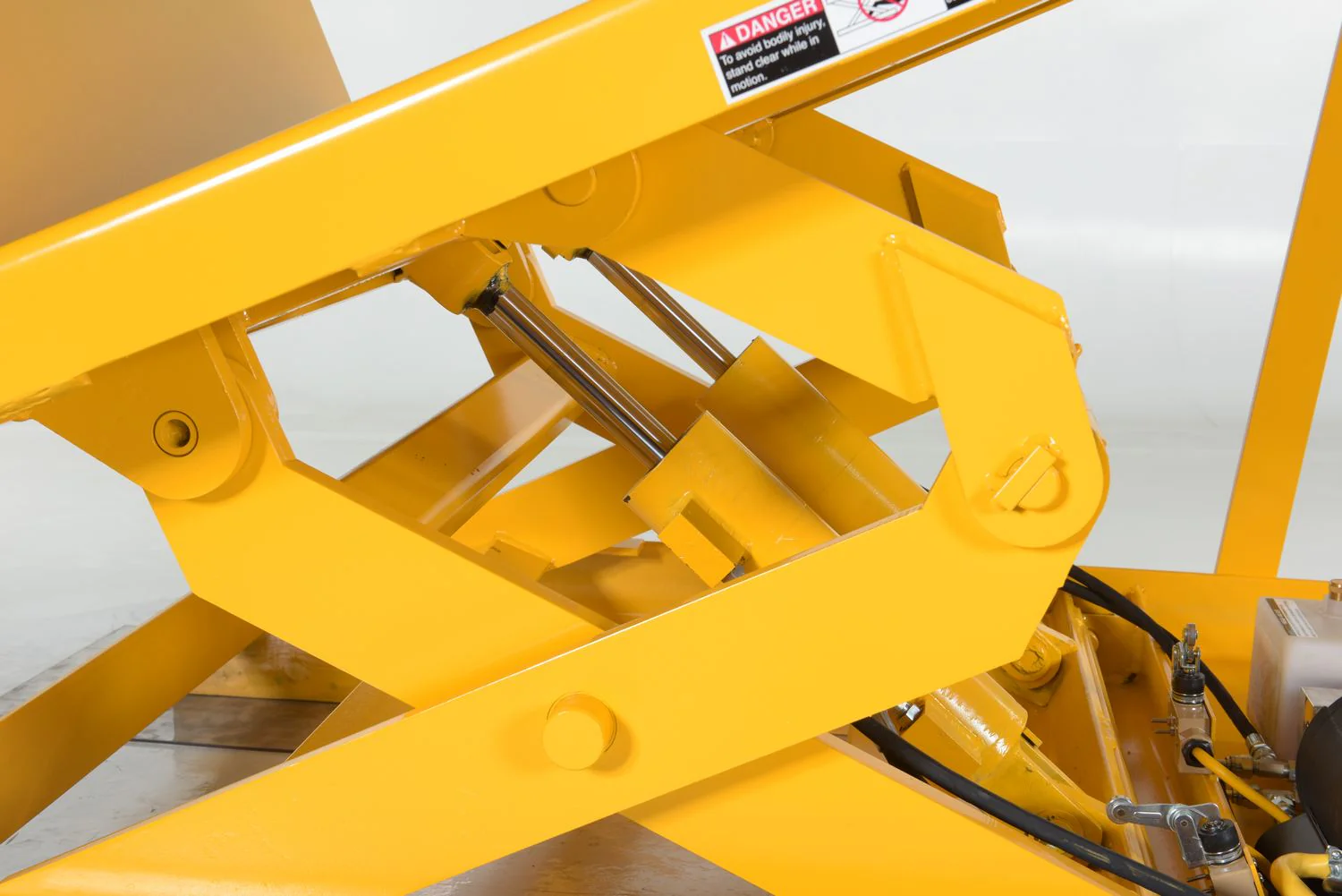 Vestil Manufacturing Corp Lift & Tilt Workstation Tables - Image 5