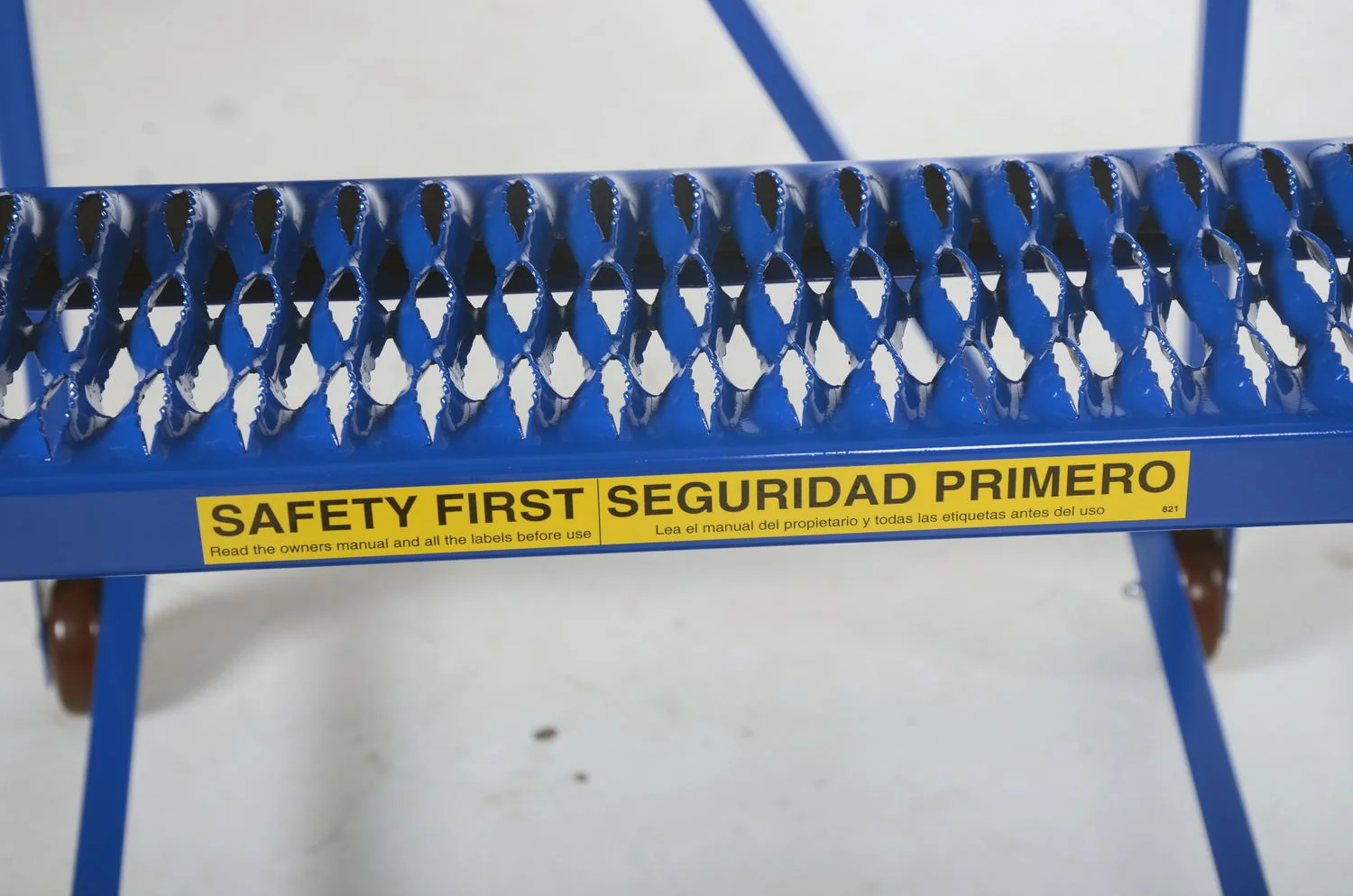 Vestil Manufacturing Corp Maintenance Ladders - Image 7