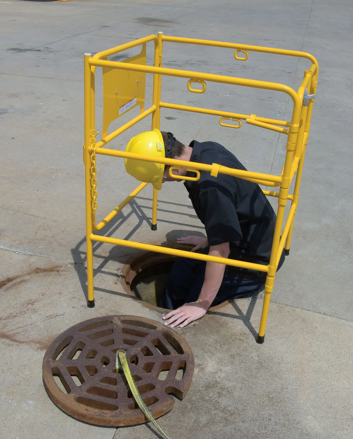 Vestil Manufacturing Corp Manhole Guard Rails - Image 8