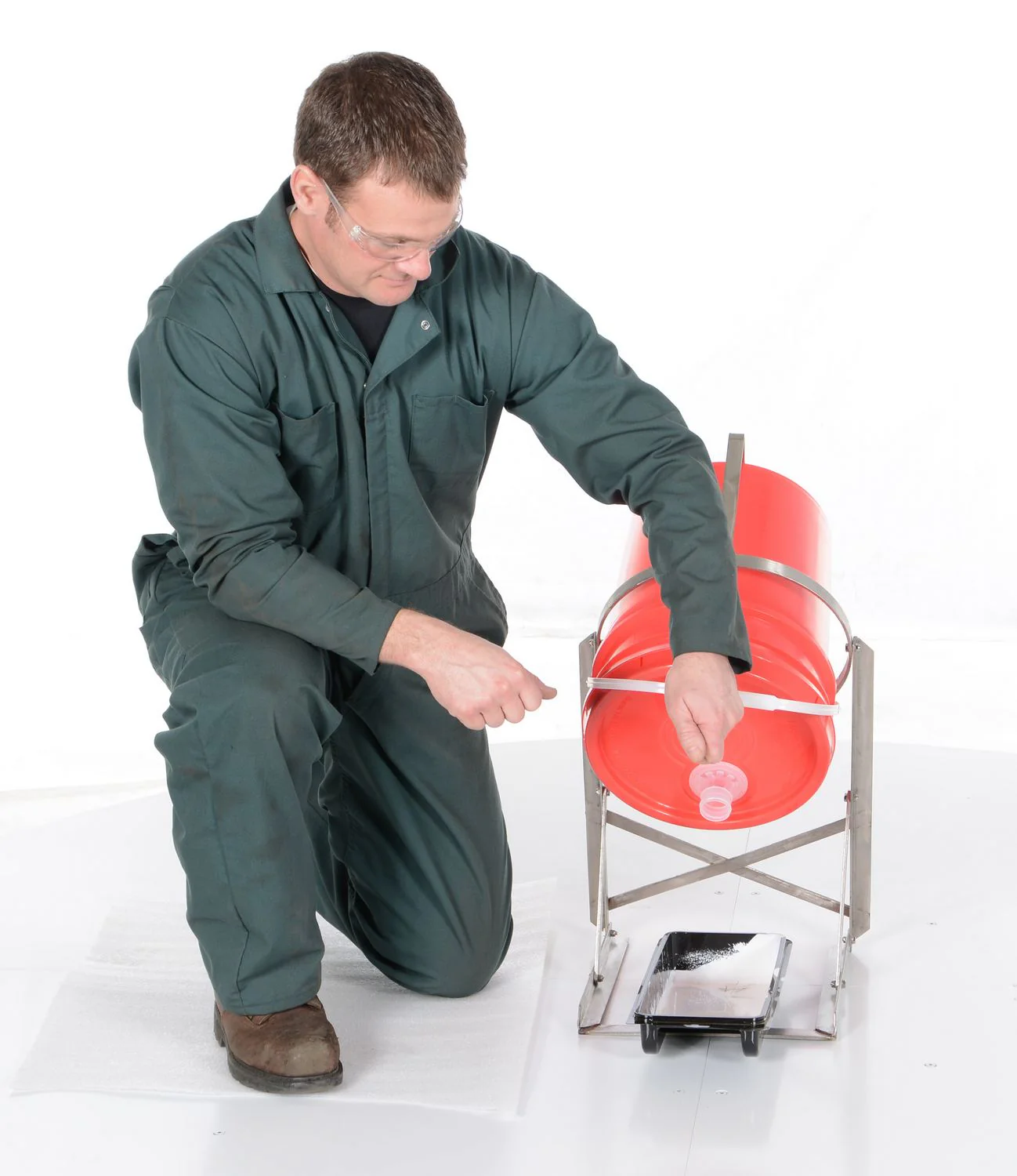 Vestil Manufacturing Corp Manual Pail Tippers - Image 3