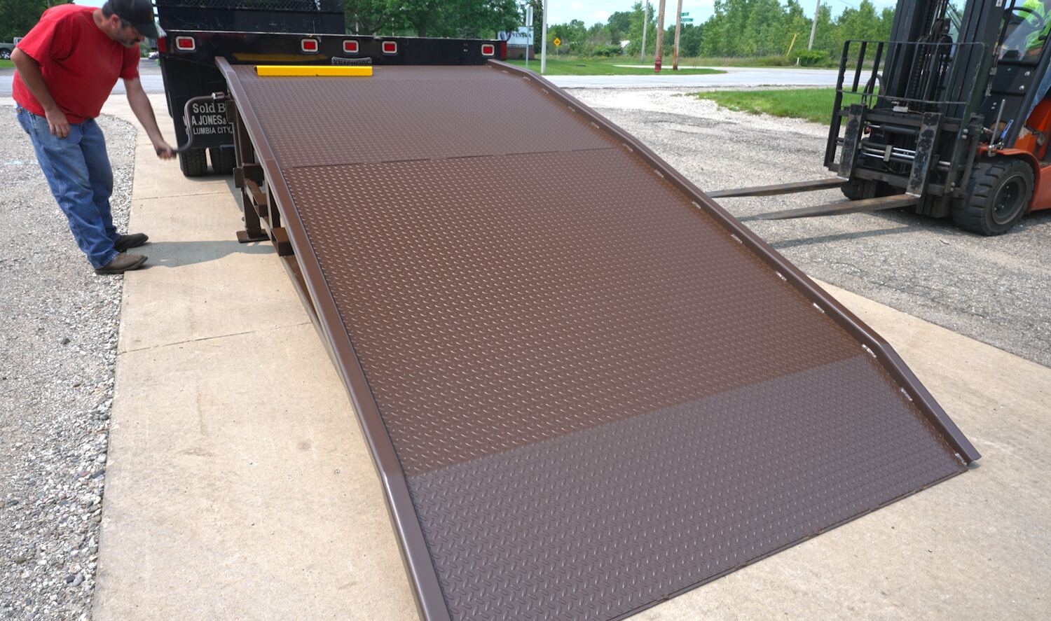 Vestil Manufacturing Corp Mini Yard Ramps - Image 3