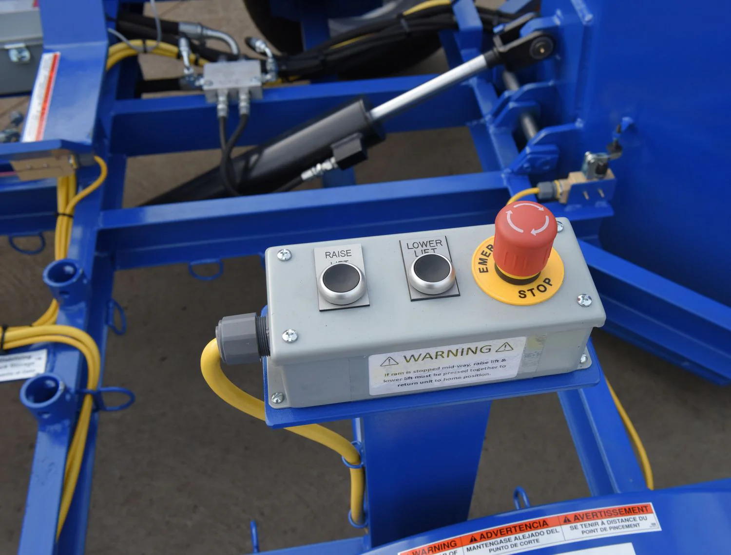 Vestil Manufacturing Corp Mobile Gasoline Powered Drum Crusher - Image 3