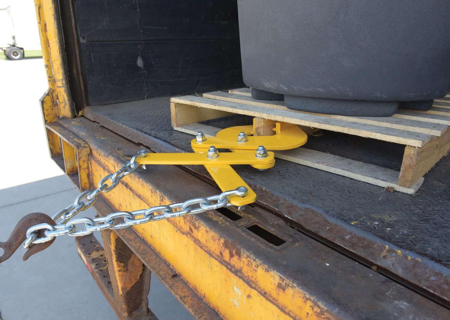 Vestil Manufacturing Corp Pallet Pullers - Image 3