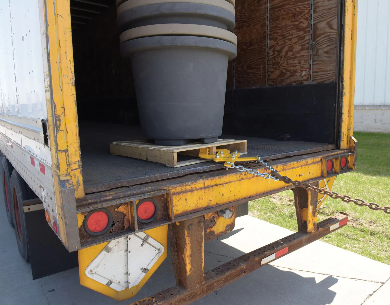 Vestil Manufacturing Corp Pallet Pullers - Image 6