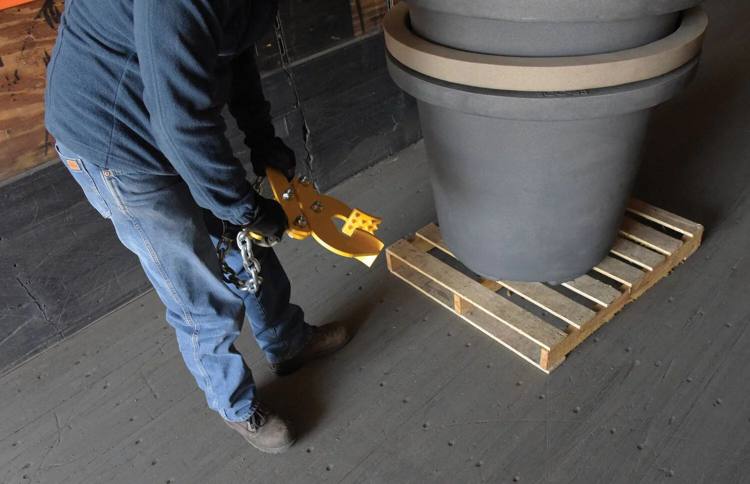 Vestil Manufacturing Corp Pallet Pullers - Image 8