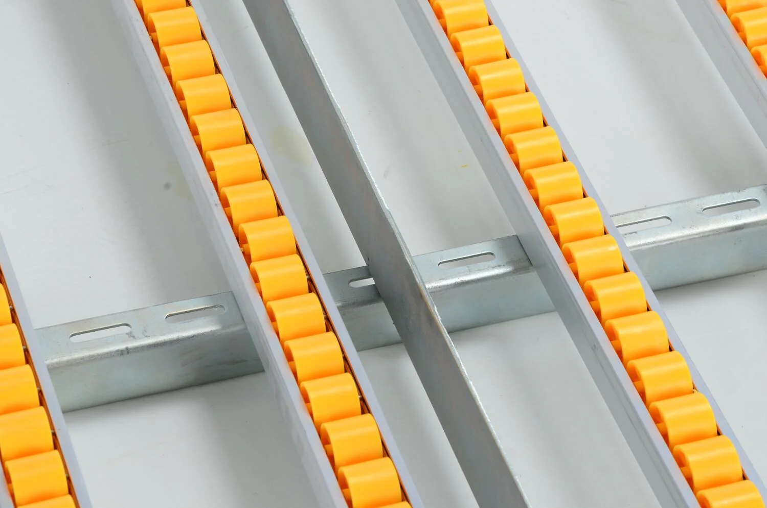 Vestil Manufacturing Corp Pallet Rack Gravity Flow Shelves - Image 6