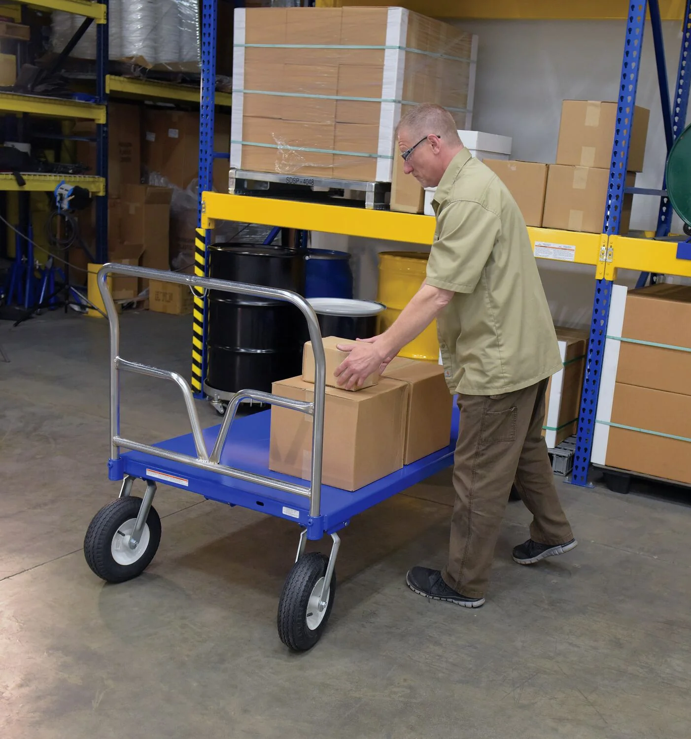 Vestil Manufacturing Corp Pneumatic Tire Steel Platform Trucks - Image 5