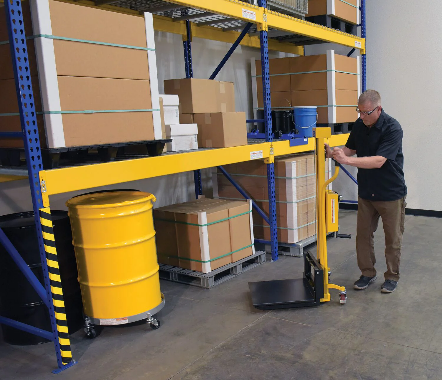 Vestil Manufacturing Corp Portable Hand Winch Lifter - Image 8