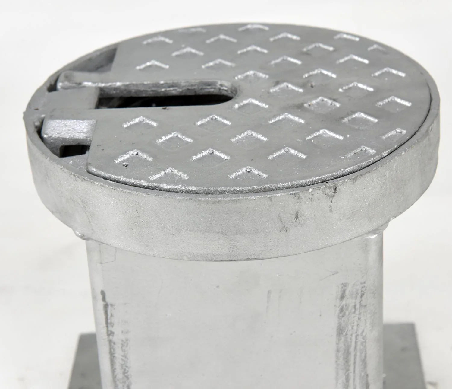 Vestil Manufacturing Corp Removable Ornamental Steel Bollards - Image 8
