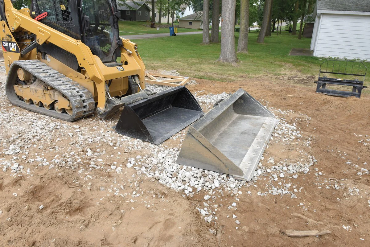 Vestil Manufacturing Corp Skid Steer Buckets - Image 6
