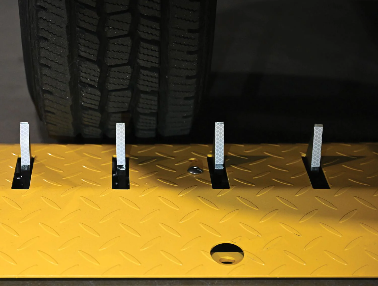 Vestil Manufacturing Corp Spiked (Anti-Backup) Speed Bump - Image 7
