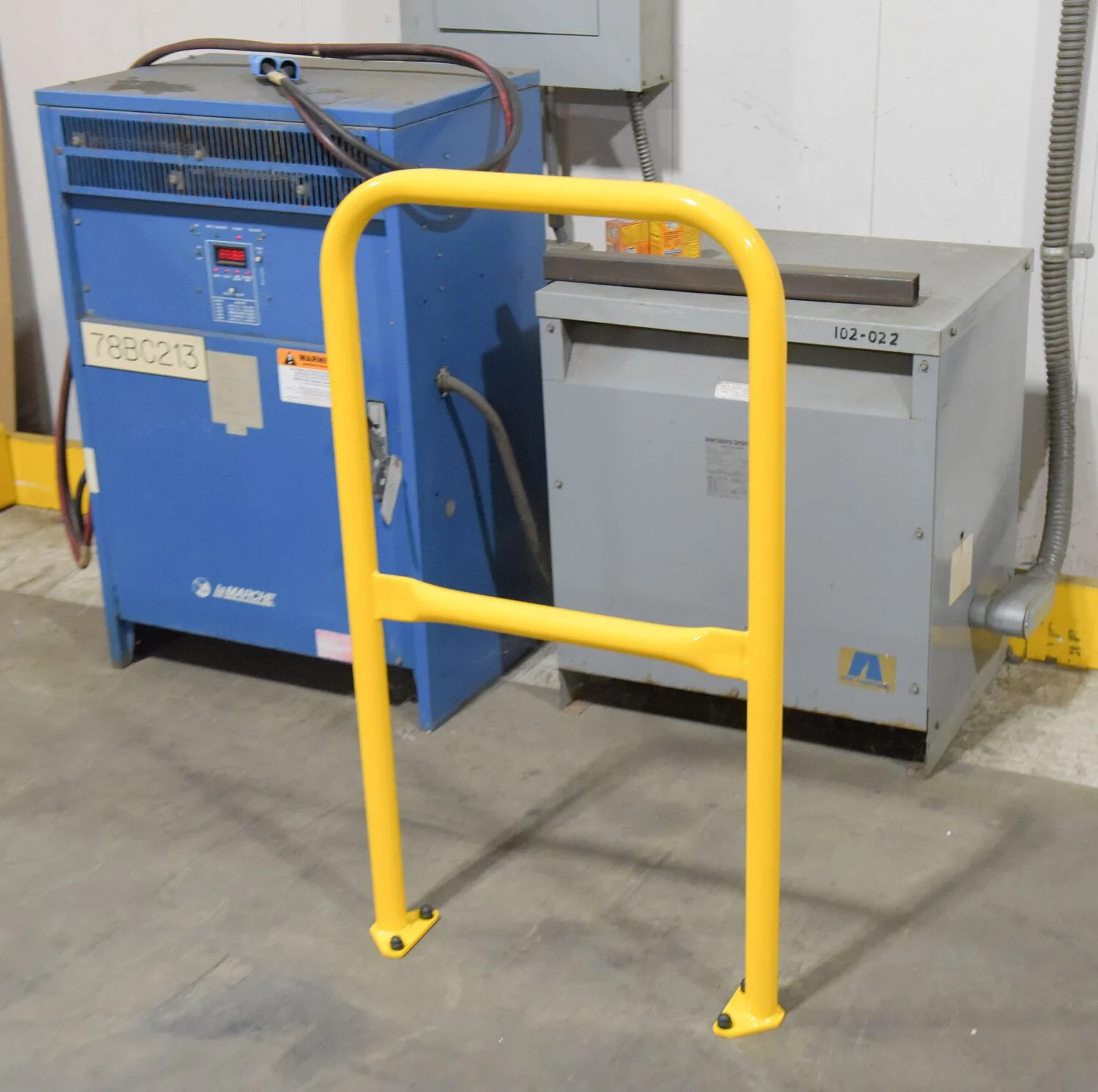 Vestil Manufacturing Corp Steel Safety Railings w/ Welded Baseplate - Image 7